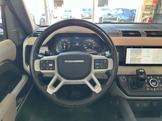 Land Rover Defender 2021