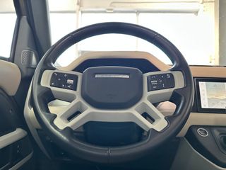 Land Rover Defender 2021