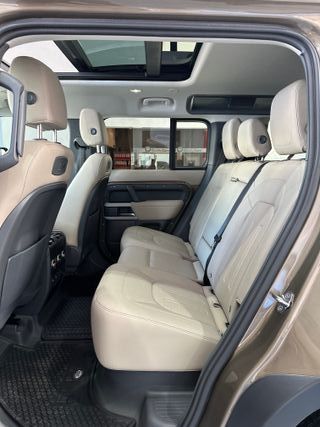Land Rover Defender 2021