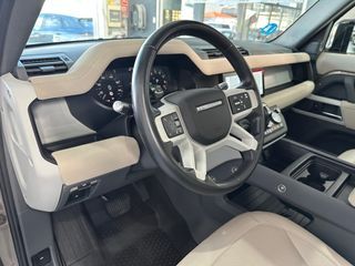 Land Rover Defender 2021
