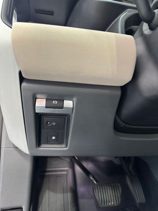 Land Rover Defender 2021
