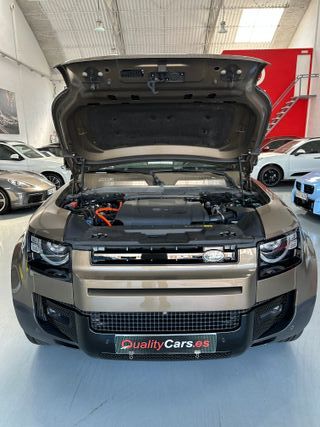 Land Rover Defender 2021
