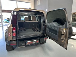 Land Rover Defender 2021