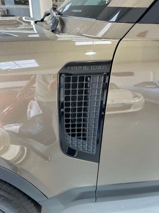 Land Rover Defender 2021