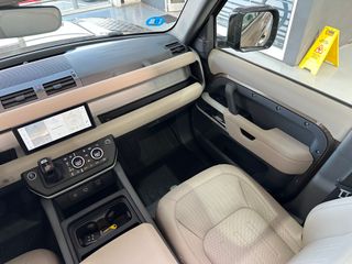 Land Rover Defender 2021