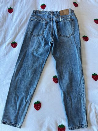 Vaquero Mom Roto Pull and Bear