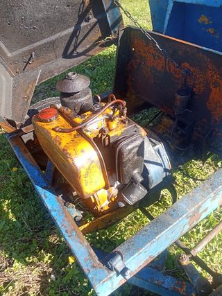 Dumper de obra azul
