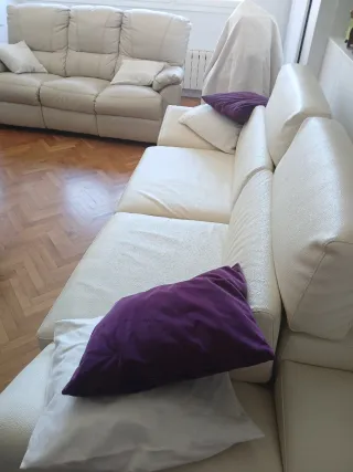 2 Sofás Piel Beige +sillas