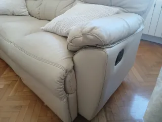 2 Sofás Piel Beige +sillas