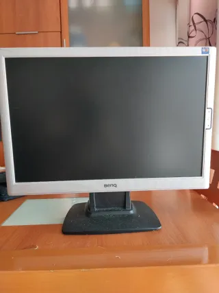 Pantalla BenQ Plata y Negra