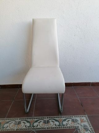 Sillas polipiel blanco a estrenar