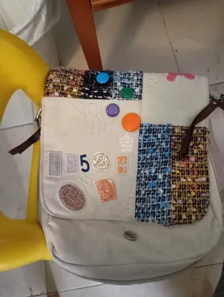 Bolso de lona beige y multicolor