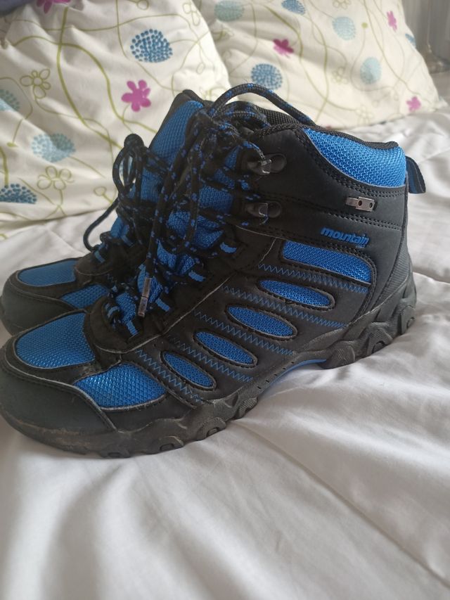 Botas de senderismo Mountain negras y azules