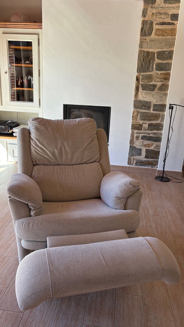 Sillón reclinable, extensible y giratorio blanco