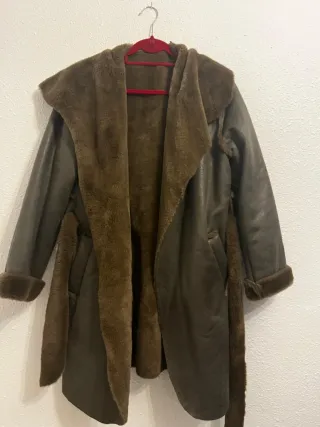 Elegante abrigo marrón y verde oliva
Vale  M/L