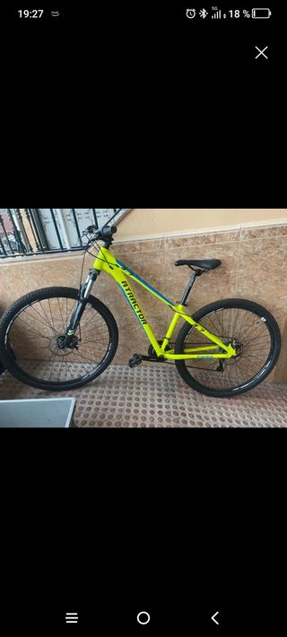 Almuñécar- Bicicleta de montaña amarilla TRAIL