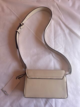 Bolso de hombro Mango beige y blanco