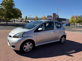 Toyota Aygo 1.0 GASOLINA AUTOMATICO 