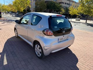 Toyota Aygo 1.0 GASOLINA AUTOMATICO 