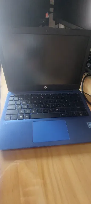 HP Stream 11-ak0004ns Portátil Azul Marino