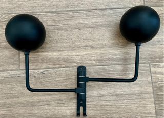 Soporte para cascos de moto.