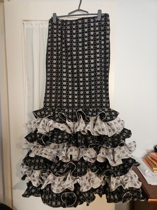 Traje Flamenca 2 Piezas. Tiene una puesta. T-42