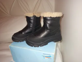 Botas de niño negras con pelo talla 22
