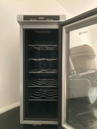 Vinoteca SAIVOD capacidad 12 botellas