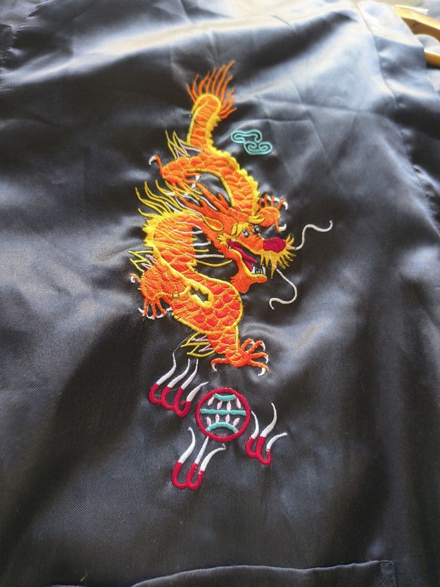 Battaglia kimono cinese ricamata con drago unisex