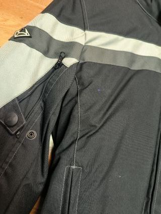 Chaqueta de moto MILINE negra y gris. TALLAS XS, S