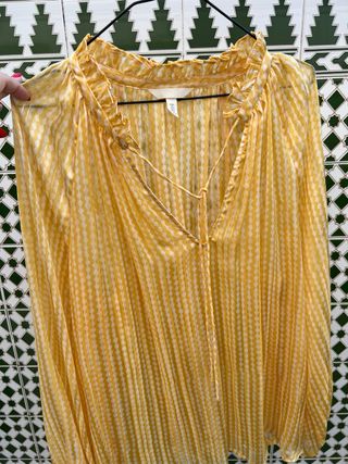 Blusa transparente amarilla