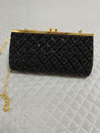 Bolso de fiesta negro con cadena dorada
