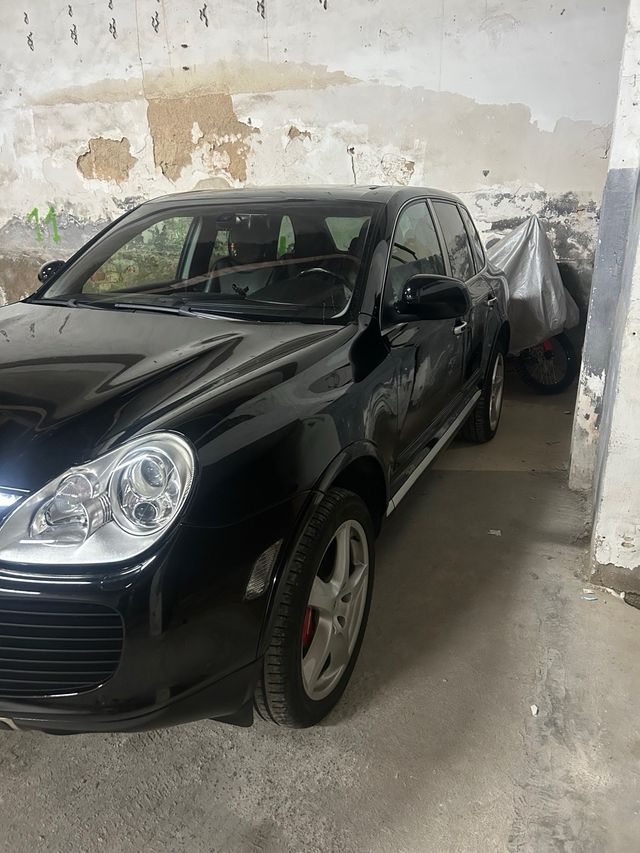 Porsche Cayenne 2004