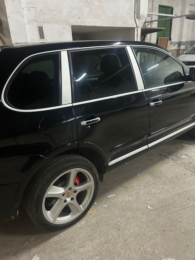 Porsche Cayenne 2004