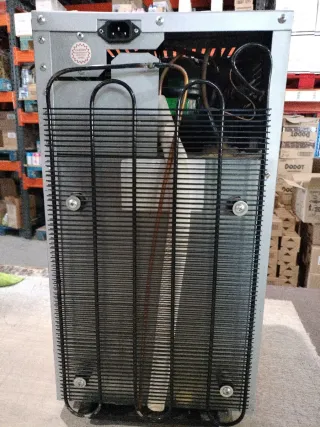 Mini Nevera Red Bull