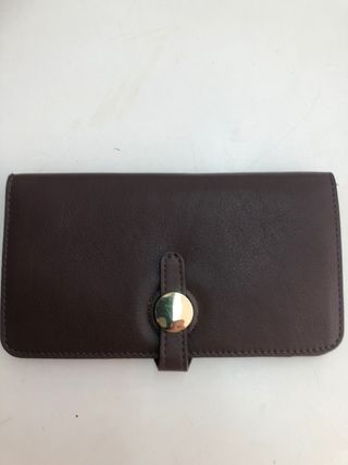 Billetera de cuero marrón