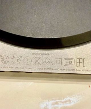 Mac Mini 2014 SSD 200 GB Plata
Teclado y ratón 