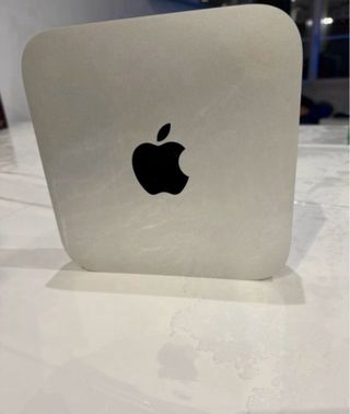 Mac Mini 2014 SSD 200 GB Plata
Teclado y ratón 