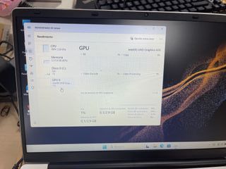 Portátil Intel Celeron N4000 6GB RAM 256GB V811