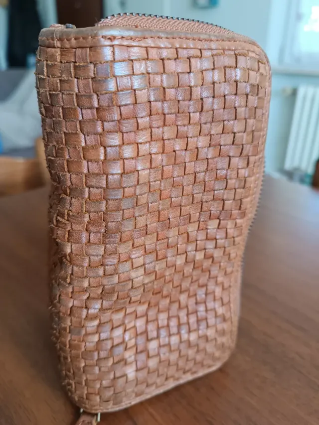 Portafoglio in pelle intrecciata