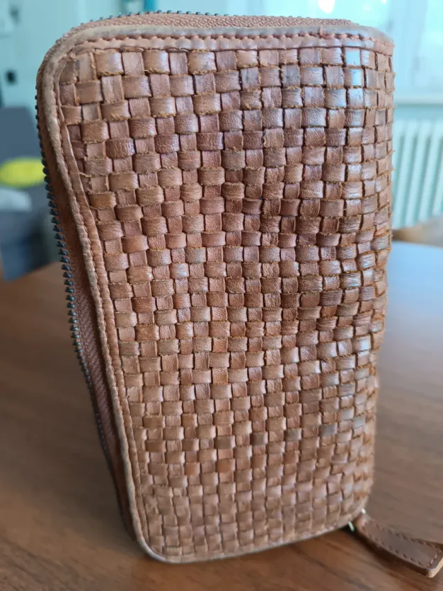 Portafoglio in pelle intrecciata