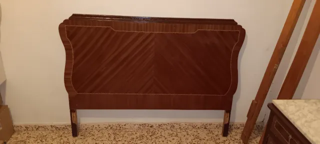 Dormitorio antiguo madera y mármol