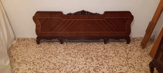 Dormitorio antiguo madera y mármol