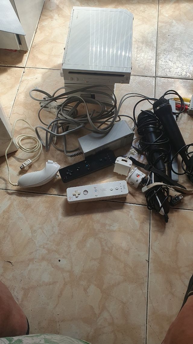 Consola Nintendo Wii Blanca + Juegos y Accesorios