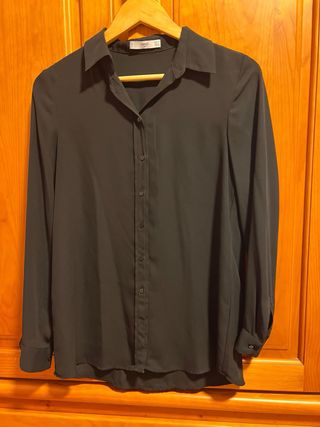 Blusa MNG Suit negra fluida talla XS