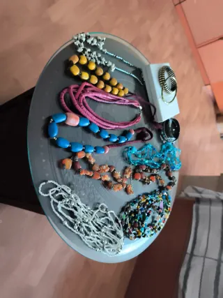 Lote de collares y pulseras