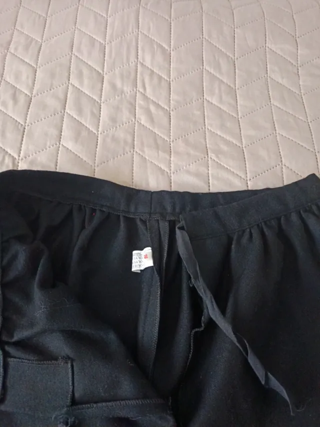 Pantalón negro y blanco