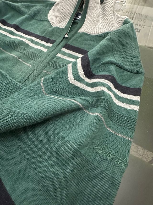 Maglione verde caldo a righe taglia M