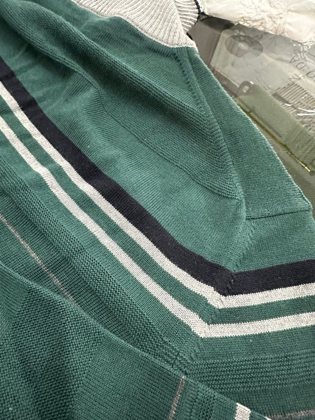 Maglione verde caldo a righe taglia M