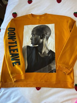 Sudadera Zara oversize gráfica